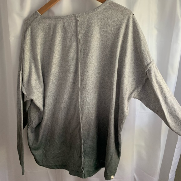 Lucky Brand long sleeve 💲SALE💲 - Picture 2 of 6